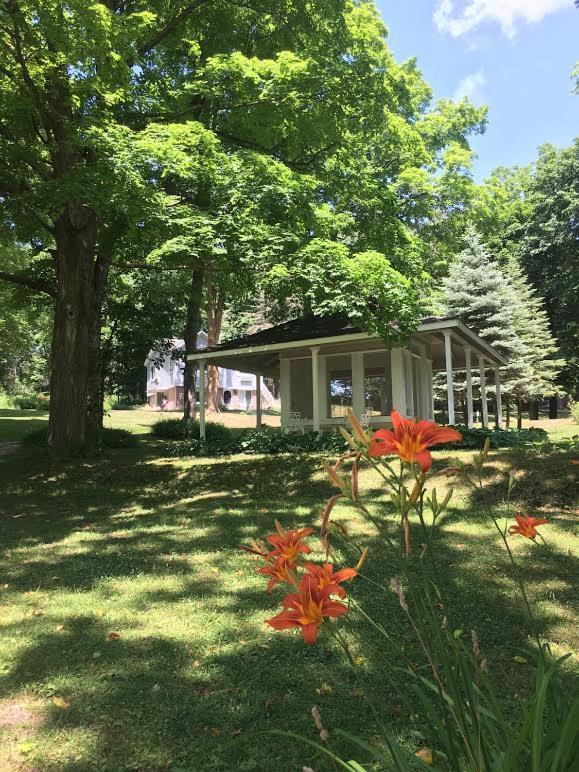 Westover Inn Saint Marys エクステリア 写真